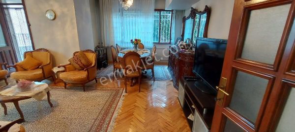 Beşiktaş ta Site İçinde 3+1 Otoparklı Daire