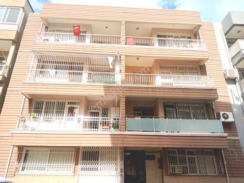  SÜLEYMANİYE MAHALLESİNDE BELEDİYE EVLERİNDE ARA KAT GENİŞ SATILIK DAİRE