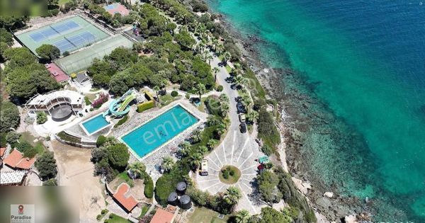 Maya Tatil Köyü Sitesi Satılık Özel Plajlı Daire