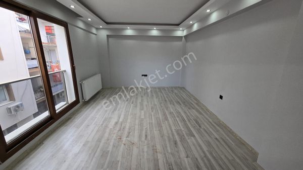  YEŞİLYURTTA ASANSÖRLÜ YENİ BİNADA 3+1 ARAKAT SATILIK DAİRE