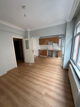  Üsküdar Bağlarbaşında Metroya 200 Metre Mesafede Masrafsız 1.Kat 2+1 65 m² Kiralık Daire