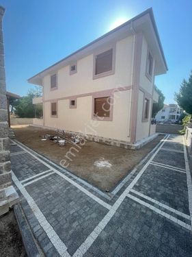 AYVALIK ALTİNOVA DA SİFİR LÜKS 2+1 DAİRE SATLİK 