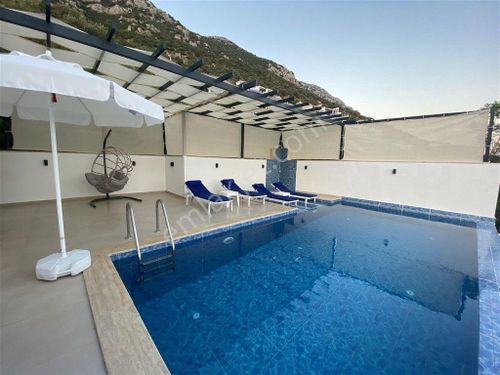  Kalkan'da Deniz Manzaralı 4 Kişilik Jakuzili Günlük Villa Tatili