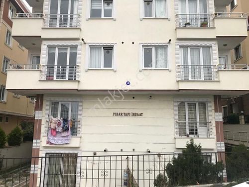 İSTANBUL BEYLİKDÜZÜ ADNAN KAHVECİ DE MERKEZİ KONUMDA EŞYALI KİRALIK 2+1 BAHÇE KATI DAİRE