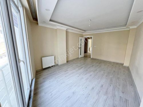 ARNAVUTKÖY MERKEZDE KİRALIK 2+1 ARA KAT DAİRE