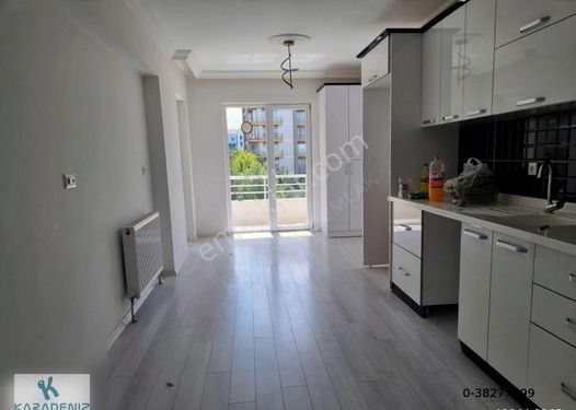 BAHÇELİEVLER 3.5+1 ASANSÖRLÜ 3.(ARA) KAT 150 M² GİYİNME ODALI