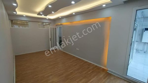   BEYLİKDÜZÜ YAKUPLU'DA 2+1 KREDİYE UYGUN SATILIK DAİRE ERYAMAN'DA