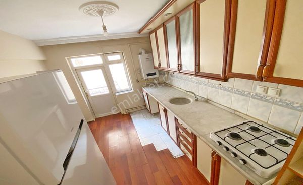  DANIŞMENT GÖBEK YAKNI KAT KONUMUNDA ALTINDA 2 KAT DAİRE OLAN 3+1