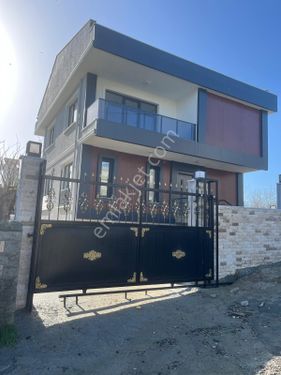  SİLİVRİ GÜMÜŞYAKA DA SATILIK TRİPLEX VİLLA