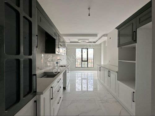 TURYAP METROPOLDEN KARAKAVAK MAH. 4+1 SATILIK SIFIR DAİRE