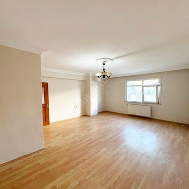  CİTY CENTER ALIŞVERİŞ MERKEZİ ALTI TABELA MEVKİNDE 2+1 BALKONLU SATILIK DAİRE