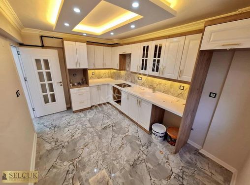 SELÇUK'tan YENİ MAH 130m2 FULL LÜKS ARA KAT SATILIK DAİRE