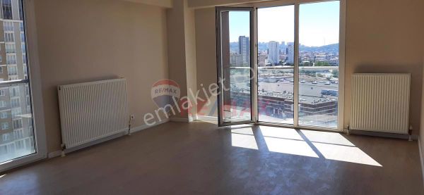 KARTAL İZTOWER'da FULL DENİZ VE ORMAN MANZARALI 2+1 DAİRE