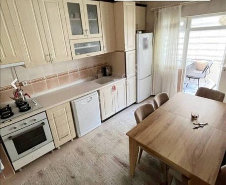   MÇ EMLAK'TAN  SELÇUKLU  MAH'DE 3+1 MASRAFSIZ ASANSÖRLÜ  SATILIK DAİRE