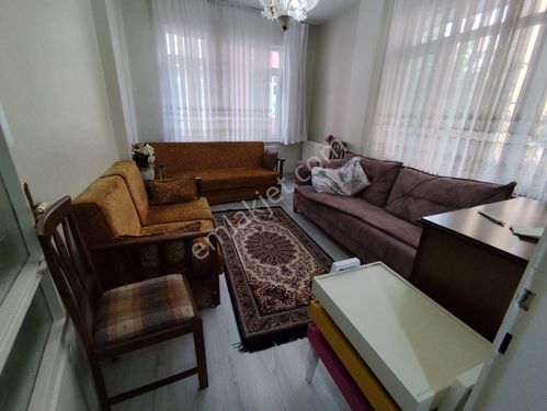 KOCAMUSTAFAPAŞA SİLİVRİKAPİ MAH SEBZECİ SOK OTOBÜS DURAKLARİ ARKASINDA 2+1 KAT 1 SATILIK DAİRE 