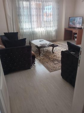 AYVALIK SARIMSAKLİ DA EŞYALI DEVAMLI KİRALIK 2+1 DAİRE 