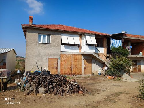 Manisa Turgutlu Dağyeniköyde 543 M2 Alan İçerisinde İki Katlı Evi Bulunan Arsamız Satılıktır