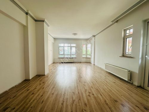  GENERAL ZEKİ'DE CADDE YAKININDA 3+1 135 M2 KİRALIK DAİRE !!