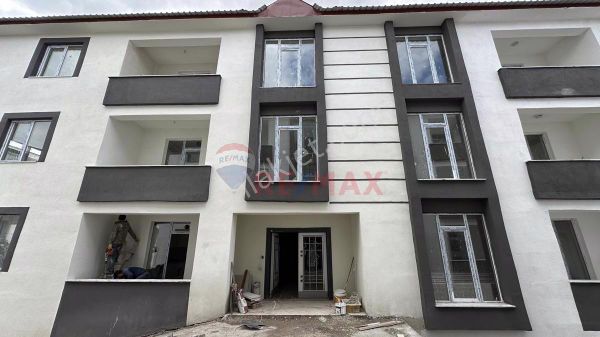 Remax Penta 'dan Dadaşkent 'te  Satılık 3+1 Daire