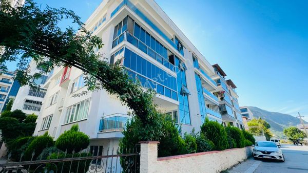  BAĞBAŞI YENİYOLDA 4,5+1 / 220M² SATILIK DAİRE