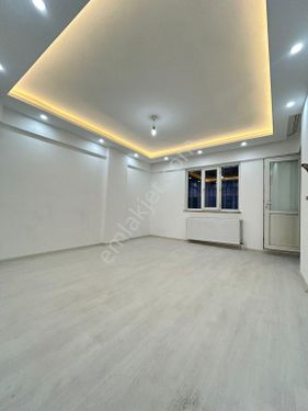 YENİ MAHALLEDE 2+1 ASANSÖRLÜ ARA KAT DAİRE FIRSATI