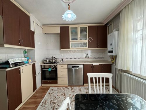  UFUK KILIÇ EMLAK'TAN HİCRET CAMİ YAKINI E. BANYO KİLER 2. KAT 120M2 DAİRE