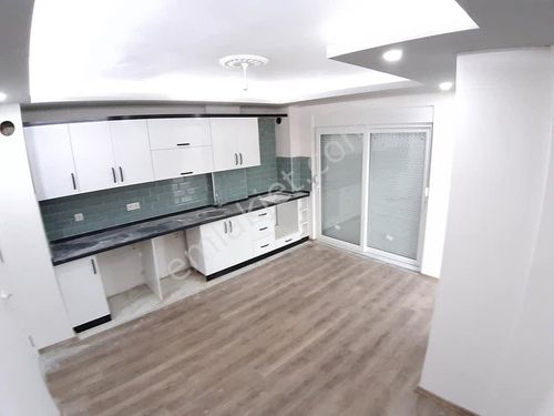   Luxury 2+1 close to E_5 next to shopping mall, school and hospital in Beylikduzu