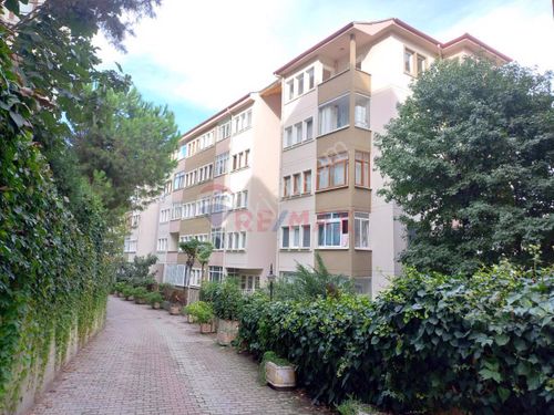 Remax Anı 'Dan Üsküdar Ata 2 Sitesi 'Nde 3+1 Kiralık Daire