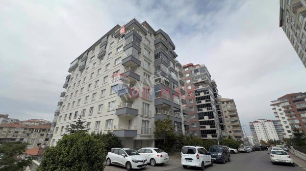 Duralialıç Mh. Cadde Üzeri Tek Bloklu Sitede 1.Kat Konumlu 3+1 115m2 Satılık Daire