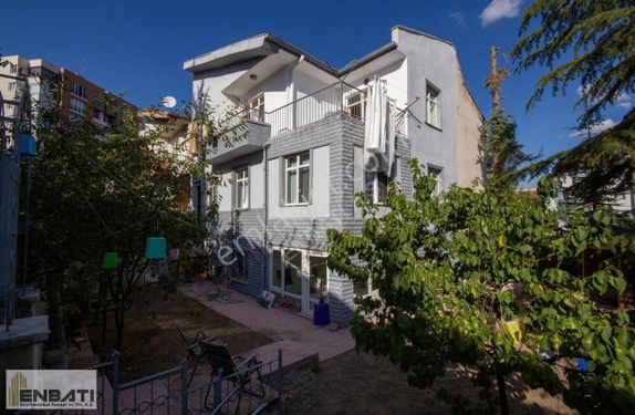 Batıkent Kardelen Mah. Köşe Başı Tripleks Villa / Enbatı Aş.