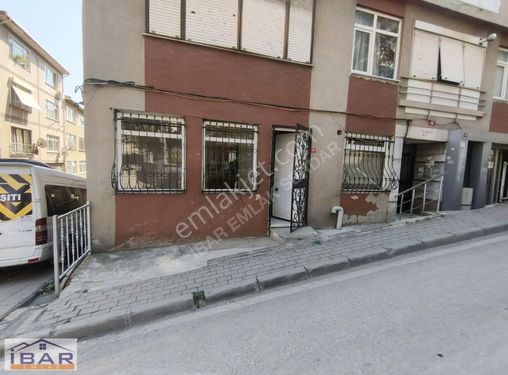 İBAR EMLAKTAN ACİBADEM METRODA KİRALIK DAİRE