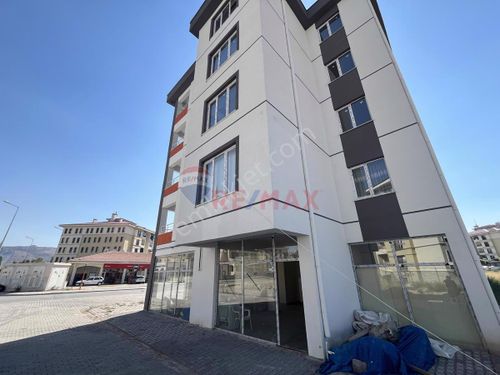 Şeker Toki' De Çift Cepheli Kiralık Dükkan