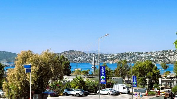  Bodrum Eskiçeşme Rezidanslar Bölgesinde Deniz Gören 1+2 Bahçeli Kiralık Daire