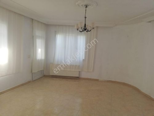  Antakya Merkezde 3+1 geniş Bahçeli Apartman dairesi