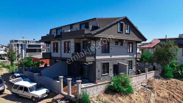  SAKARYA/KOCAALİ de müstakil bahçeli 3+1 sıfır villa 