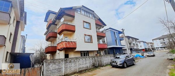 Düzce Hamidiye Mahallesinde Satılık 4 Katlı Bina