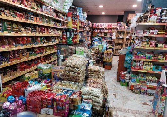 Buca Yeşilbağlar Mahallesinde Bölgenin 2. Büyük Cirosuna Sahip Hazır Kurulu Market Satılıktır.