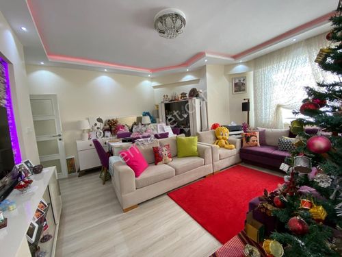 Bağcılar İnönü Mah Yılmaz kaan caddesi Satılık Daire 2+1 110m2