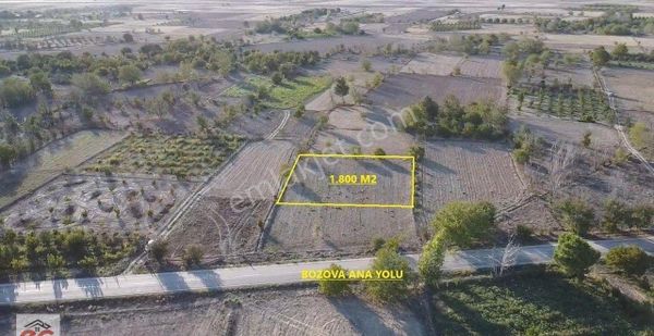 KORKUTELİ BOZOVA MAH. 1.800 M2 TARLA SULAMA SUYU İÇİNDE