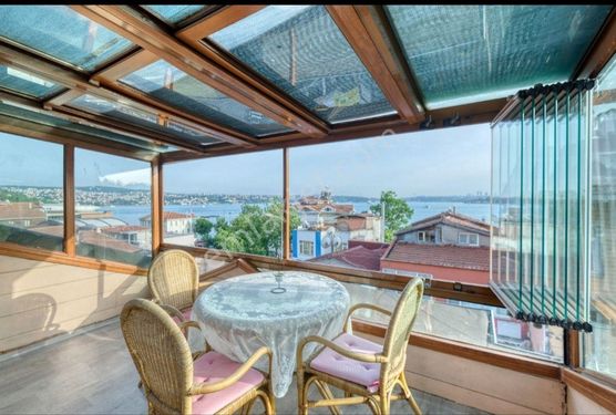 Beykoz Yalikoyde Deniz Manzaralı Satılık 5 Katlı Villa