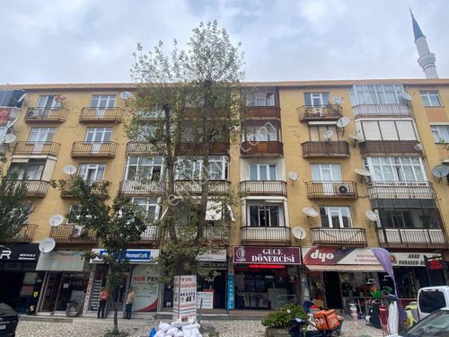  3+1 CADDE ÜZERİNDE ÇİFT BALKONLU GENİŞ KİRALIK DAİRE