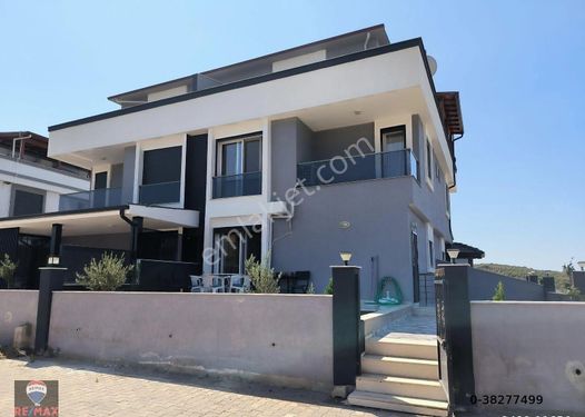 Seferihisar Ürkmez Payamlı'da Tripleks Eşyalı Kiralık Villa