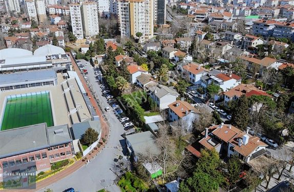 Levent'te Eşsiz Konumda Tamamı Yenilenmiş Müstakil Sıfır Villa