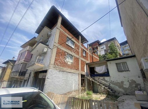 Gültepe'de Satılık Cadde Üzeri 350 M2 İçerisinde 4 Adet Yapı