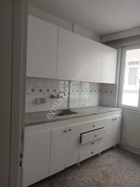 AKYOL GAYRİMENKUL DEN KİRALIK DAİRE KONAK MAHALLESİNDE DOĞAL GAZLI 3+1