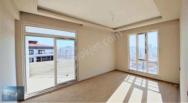 LİVA GAYRİMENKUL'DEN YENİBEŞEVLERDE 3+1 SATILIK DAİRE