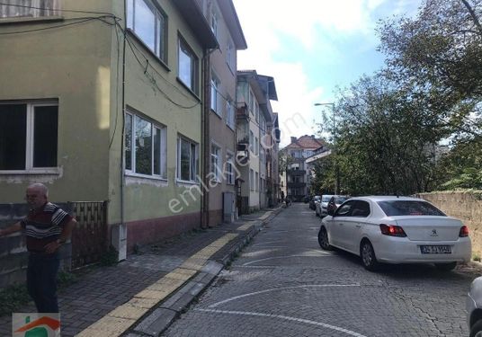 Yukarıçarşı Sinema Yakını 145 M2 Dükkan