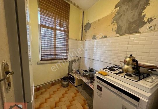 LEVENT'TEN SİNAN CADDESİNE BİR BİNA MESAFEDE 2+1,80M2 GİRİŞ KAT