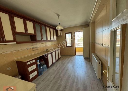 LEVENT'TEN MUHTEŞEM VADİ MANZARALI ASANSÖRLÜ KAPALI GARAJLI 3+1+2(BANYO)+KİLERLİ 165m2 SATILIK DAİRE