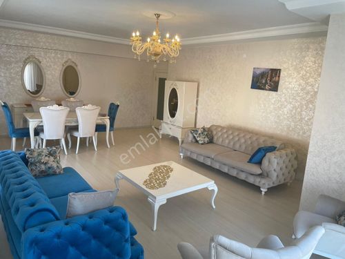 İsmet Paşa Caddesinde Full eşyalı 200m2 Kiralık Daire